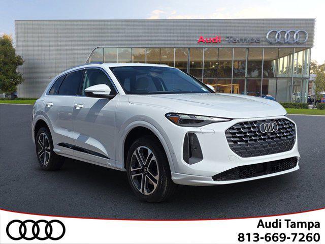 Photo of 2025 Glacier White Metallic Audi Q5