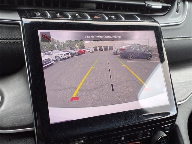 Photo of 2023 Bright White Clearcoat Jeep Grand Cherokee L