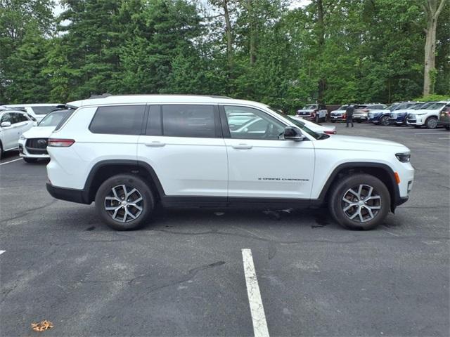 Photo of 2023 Bright White Clearcoat Jeep Grand Cherokee L