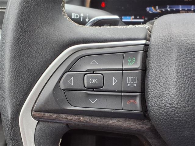 Photo of 2023 Bright White Clearcoat Jeep Grand Cherokee L