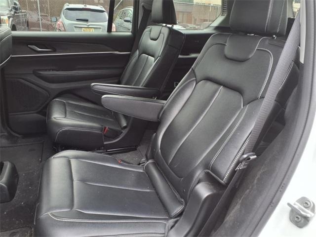 Photo of 2023 Bright White Clearcoat Jeep Grand Cherokee L