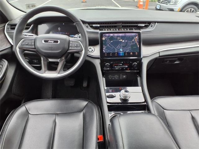 Photo of 2023 Bright White Clearcoat Jeep Grand Cherokee L