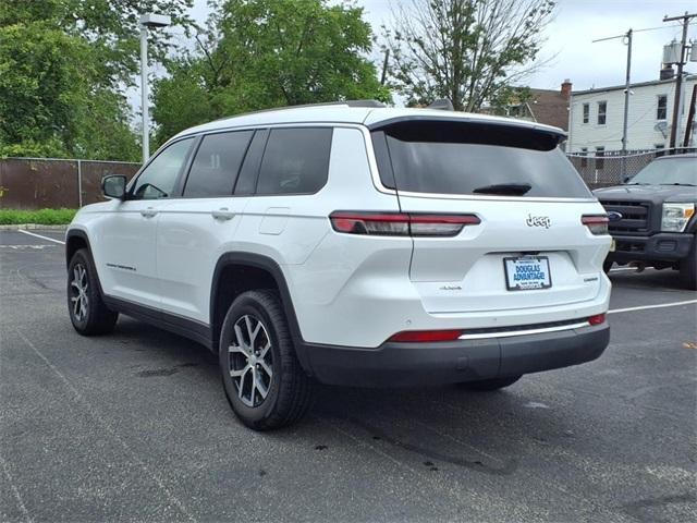 Photo of 2023 Bright White Clearcoat Jeep Grand Cherokee L