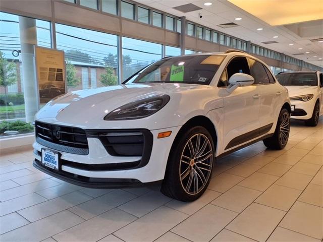 Photo of 2024 Carrara White Metallic Porsche Macan
