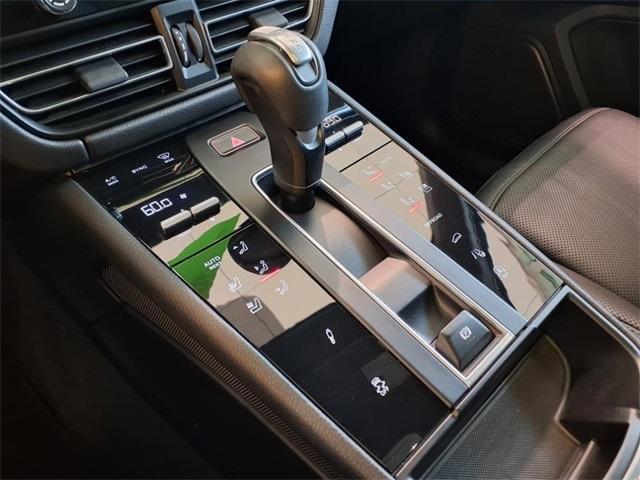 Photo of 2024 Carrara White Metallic Porsche Macan