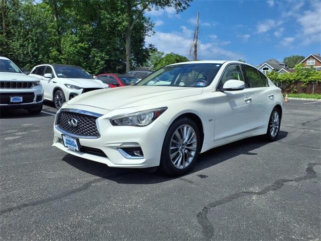 Photo of 2019 Majestic White INFINITI Q50
