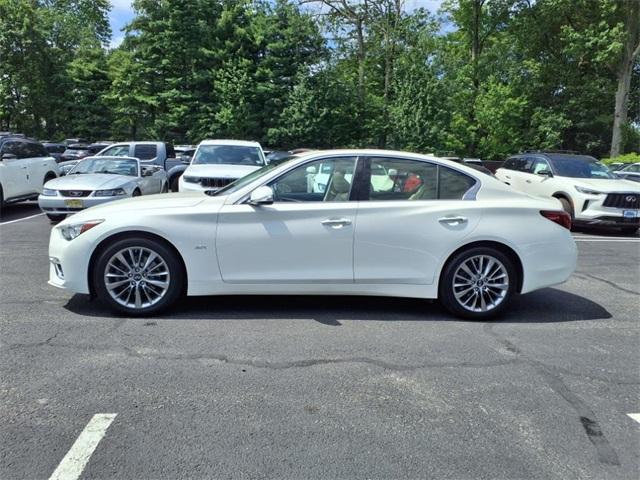 Photo of 2019 Majestic White INFINITI Q50