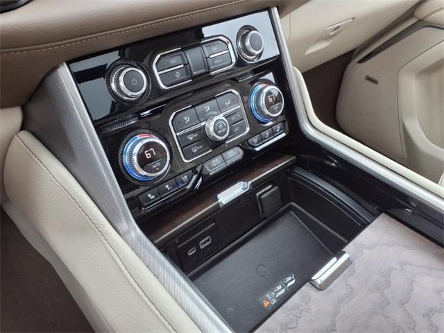 Photo of 2022 White Frost Tri-Coat GMC Yukon XL