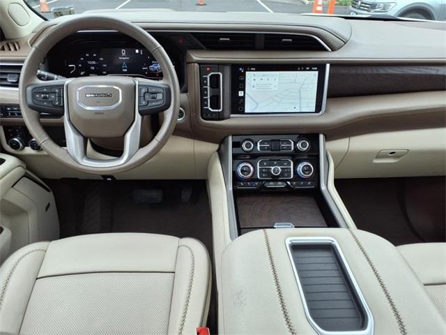 Photo of 2022 White Frost Tri-Coat GMC Yukon XL