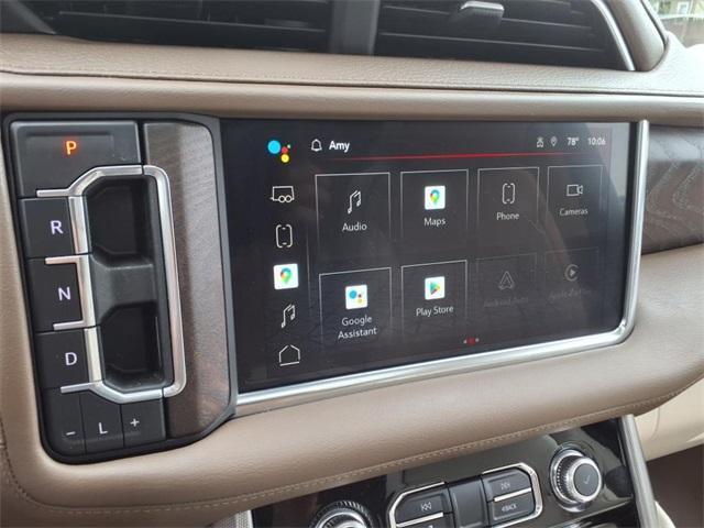 Photo of 2022 White Frost Tri-Coat GMC Yukon XL
