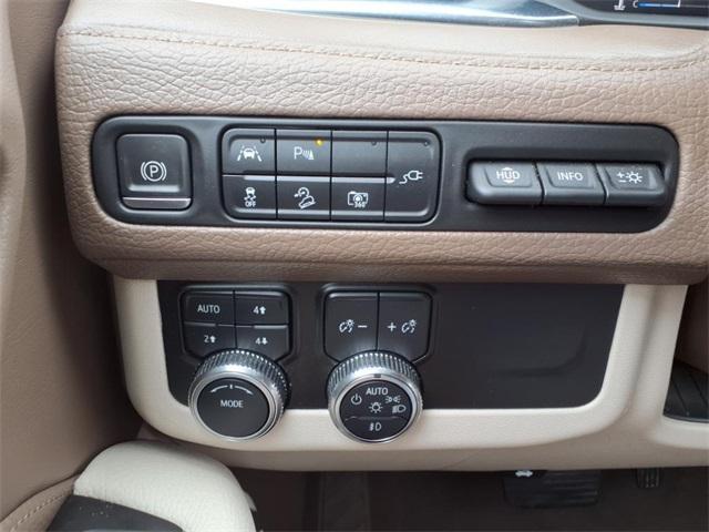 Photo of 2022 White Frost Tri-Coat GMC Yukon XL