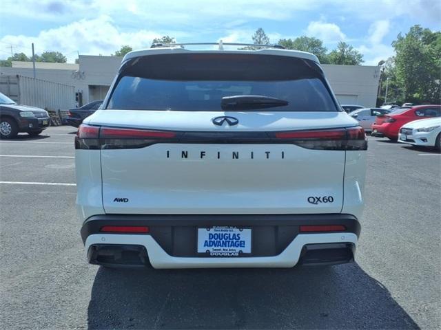 Photo of 2025 Majestic White INFINITI QX60