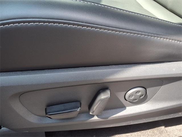 Photo of 2025 Majestic White INFINITI QX60