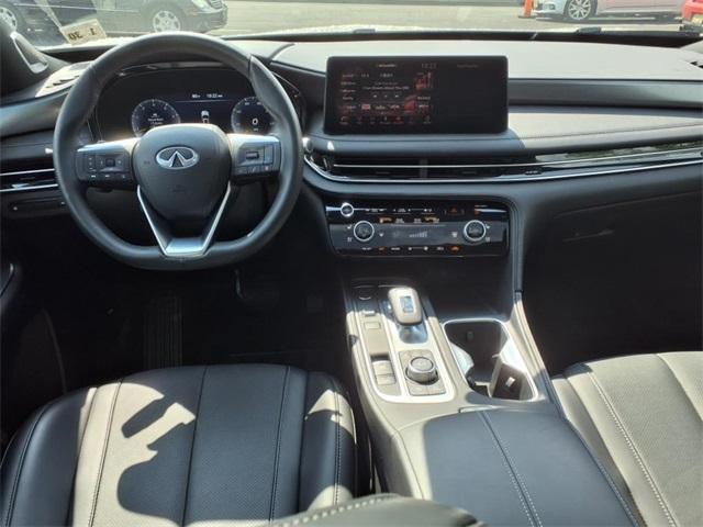 Photo of 2025 Majestic White INFINITI QX60