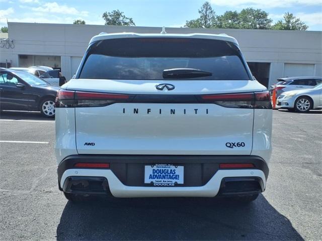 Photo of 2025 Majestic White INFINITI QX60