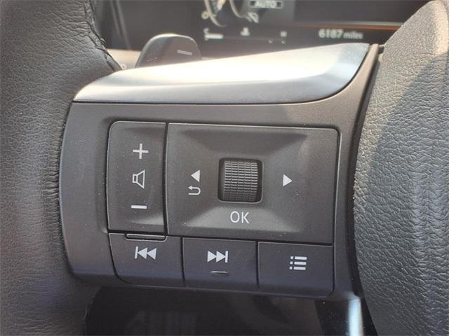 Photo of 2025 Majestic White INFINITI QX60