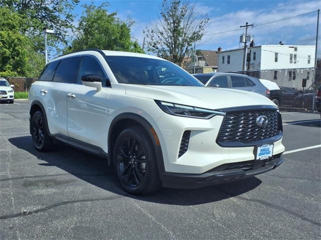 Photo of 2025 Majestic White INFINITI QX60