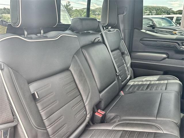 Photo of 2023 Summit White GMC Sierra 1500