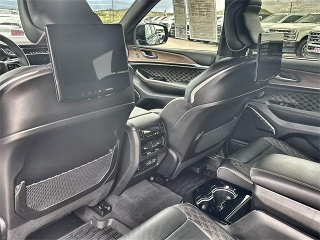 Photo of 2024 Diamond Black Jeep Grand Cherokee L