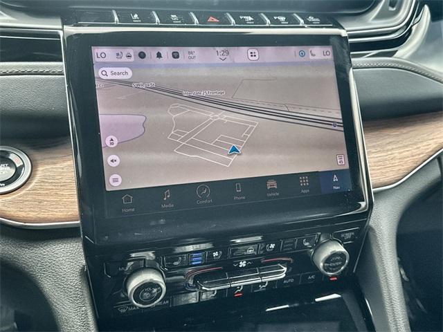 Photo of 2024 Diamond Black Jeep Grand Cherokee L