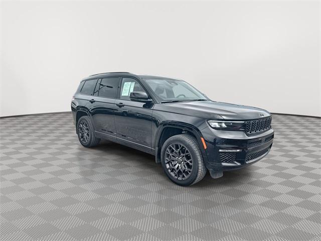 Photo of 2024 Diamond Black Jeep Grand Cherokee L