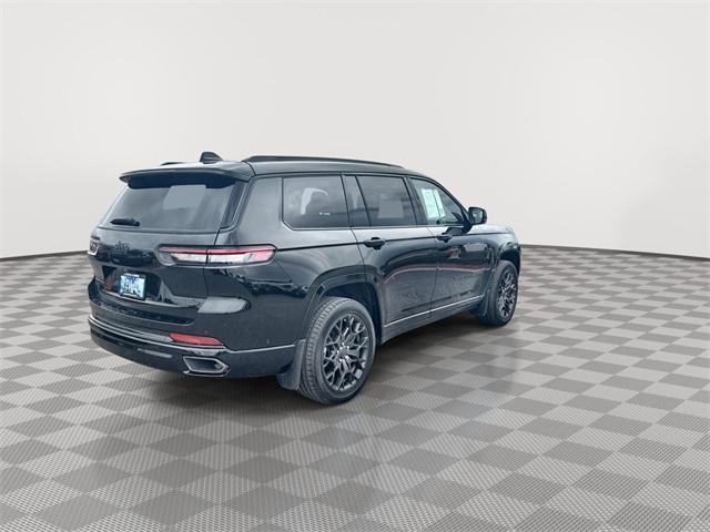 Photo of 2024 Diamond Black Jeep Grand Cherokee L