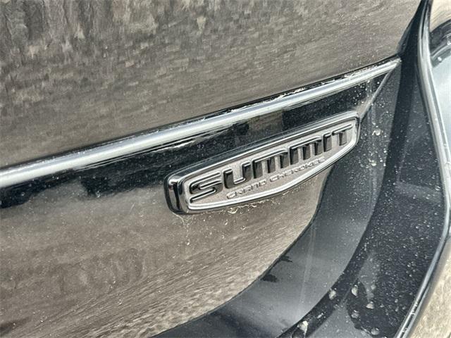 Photo of 2024 Diamond Black Jeep Grand Cherokee L
