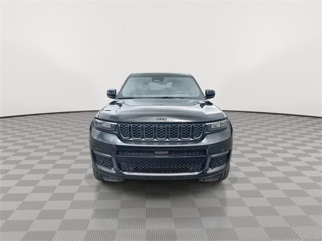 Photo of 2024 Diamond Black Jeep Grand Cherokee L
