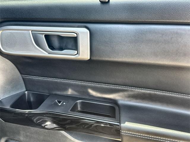 Photo of 2023 Agate Black Metallic Ford Explorer