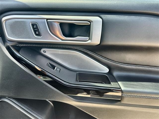 Photo of 2023 Agate Black Metallic Ford Explorer