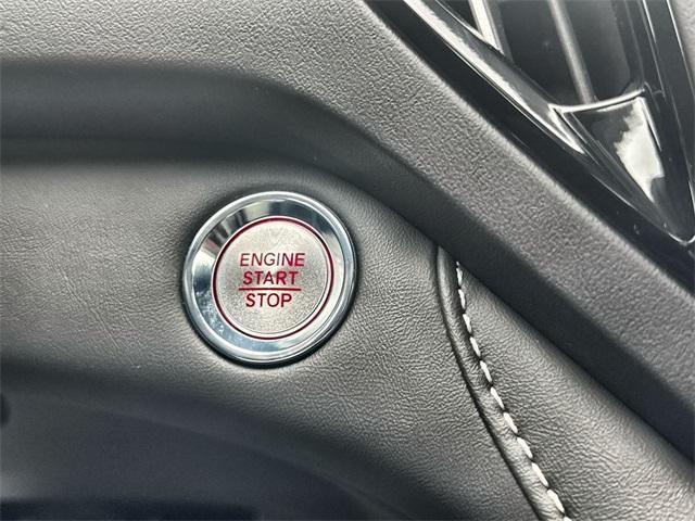 Photo of 2021 White Acura RDX