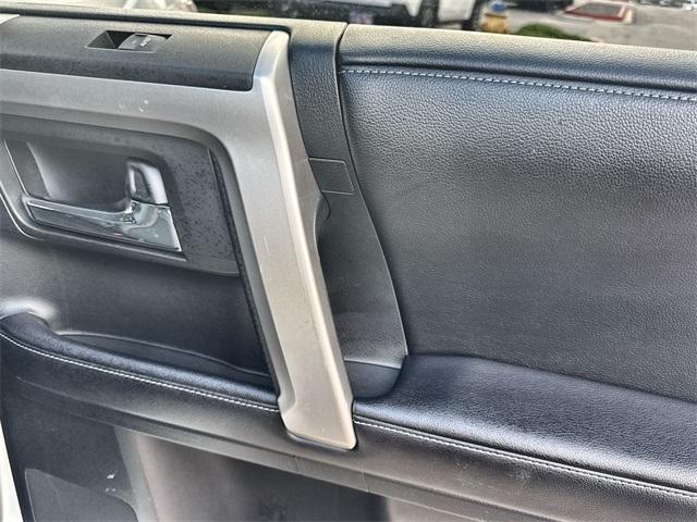 Photo of 2018 White Toyota 4Runner