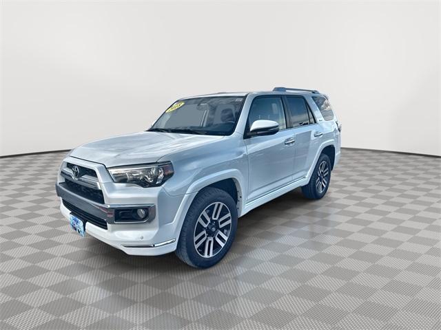 Photo of 2018 White Toyota 4Runner