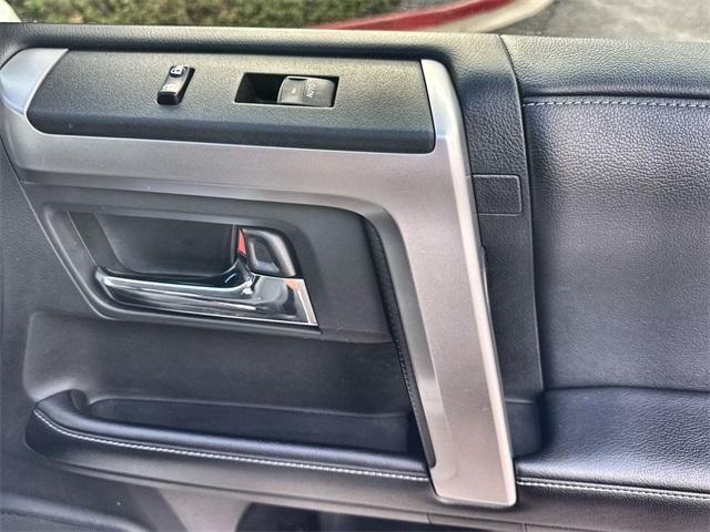 Photo of 2018 White Toyota 4Runner