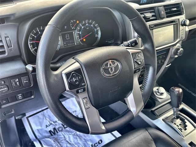 Photo of 2018 White Toyota 4Runner