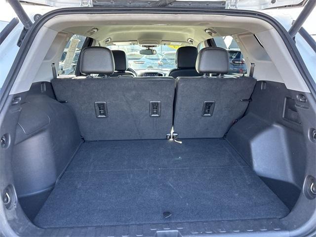 Photo of 2024 Summit White GMC Terrain
