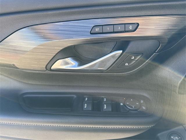 Photo of 2024 Summit White GMC Terrain