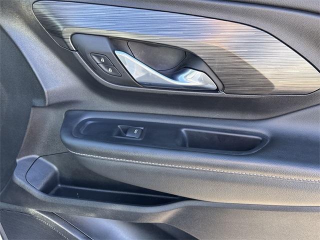 Photo of 2024 Summit White GMC Terrain