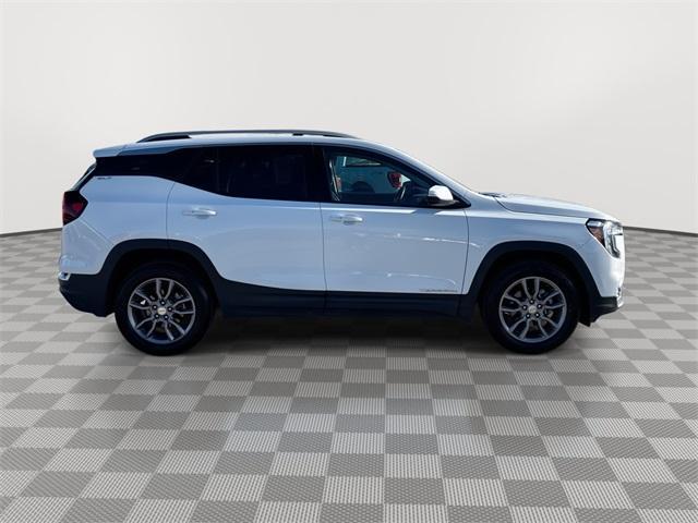 Photo of 2024 Summit White GMC Terrain