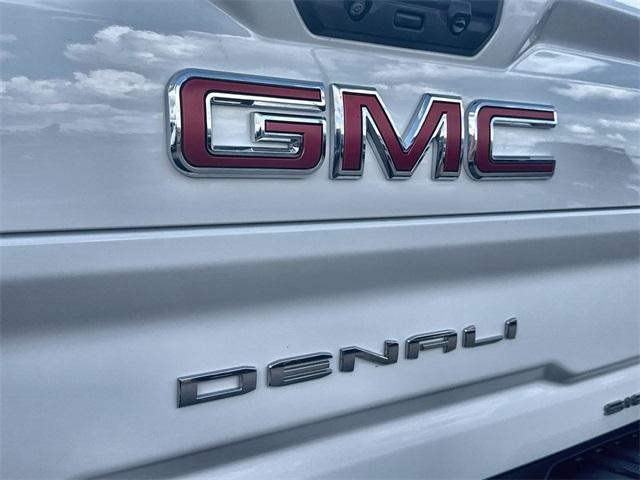 Photo of 2023 White GMC Sierra 2500