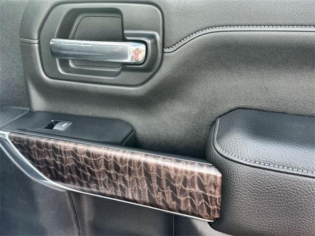 Photo of 2023 White GMC Sierra 2500