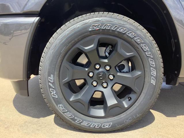 Photo of 2026 Granite Crystal Metallic Clearcoat RAM 1500