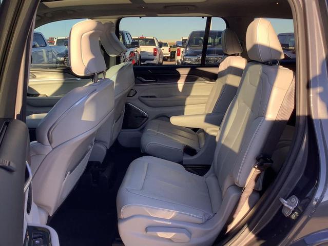 Photo of 2021 Baltic Gray Metallic Clearcoat Jeep Grand Cherokee L