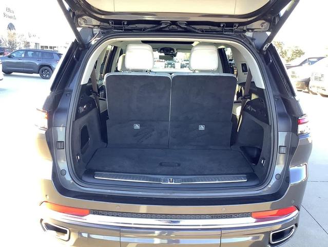 Photo of 2021 Baltic Gray Metallic Clearcoat Jeep Grand Cherokee L