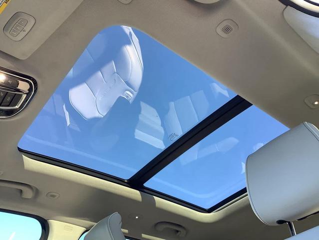 Photo of 2021 Baltic Gray Metallic Clearcoat Jeep Grand Cherokee L