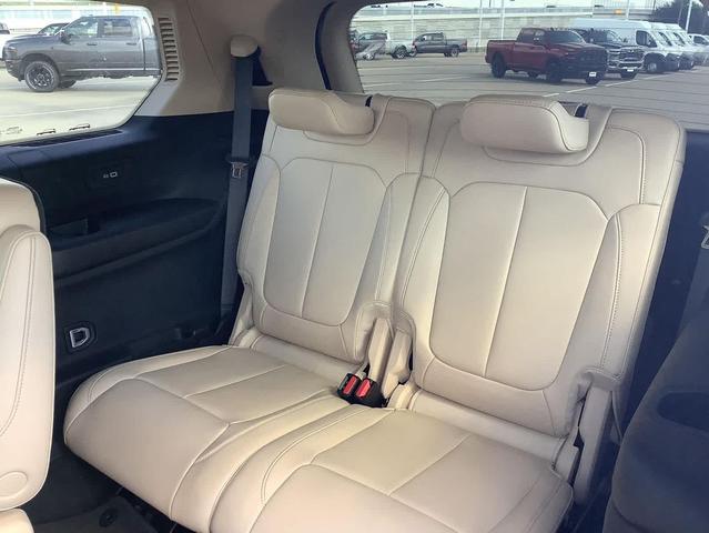 Photo of 2022 Bright White Clearcoat Jeep Grand Cherokee L
