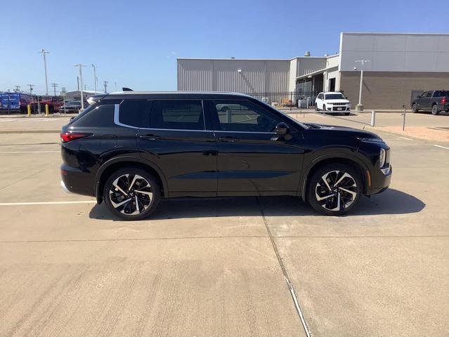 Photo of 2022 Black Diamond Mitsubishi Outlander