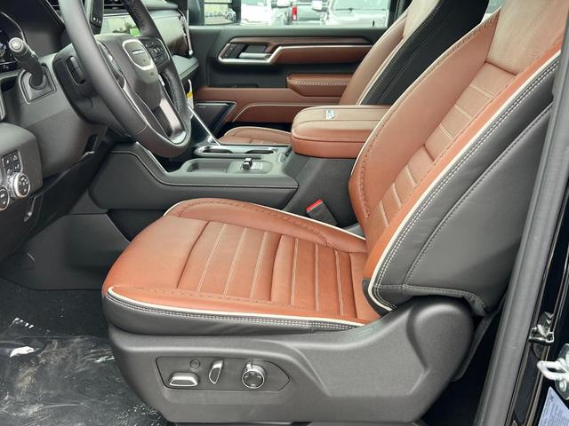 Photo of 2025 Onyx Black GMC Sierra 2500