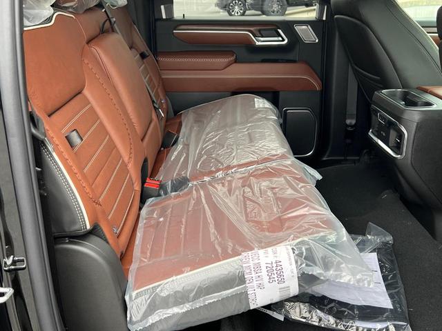 Photo of 2025 Onyx Black GMC Sierra 2500