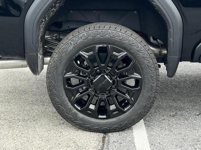 Photo of 2025 Onyx Black GMC Sierra 2500
